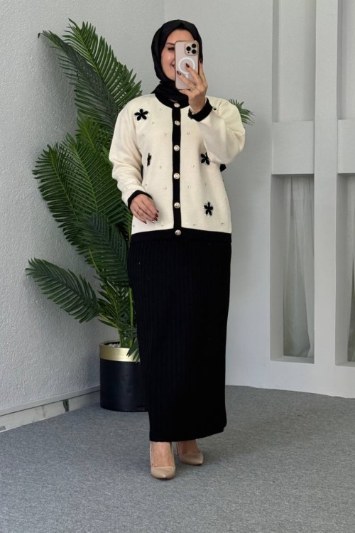 Nergis Çiçekli Etekli Takım Siyah